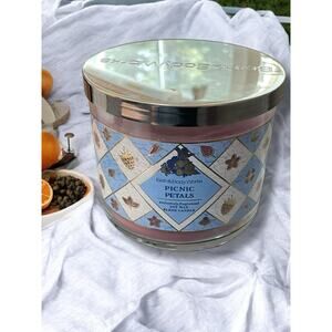 Bath & Body Works Picnic Petals Candle 3-Wick 14.5oz Freesia Raspberry Jasmine